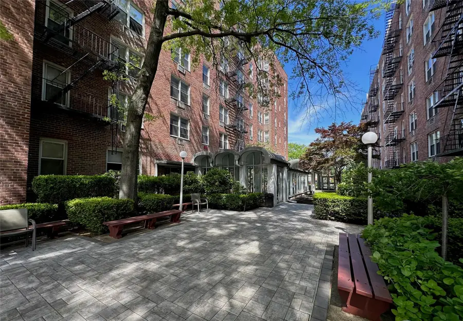 54-40 Little Neck Parkway #2K, Little Neck, NY 11362 - Image #2