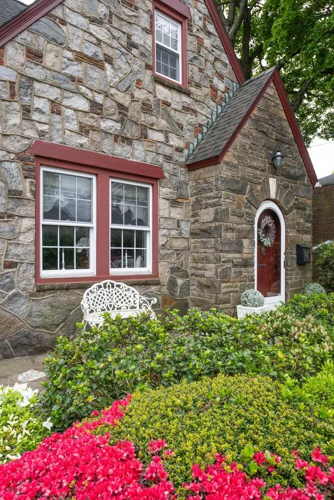 189 Meadowsweet Road, Mineola, NY 11501 - Image #2