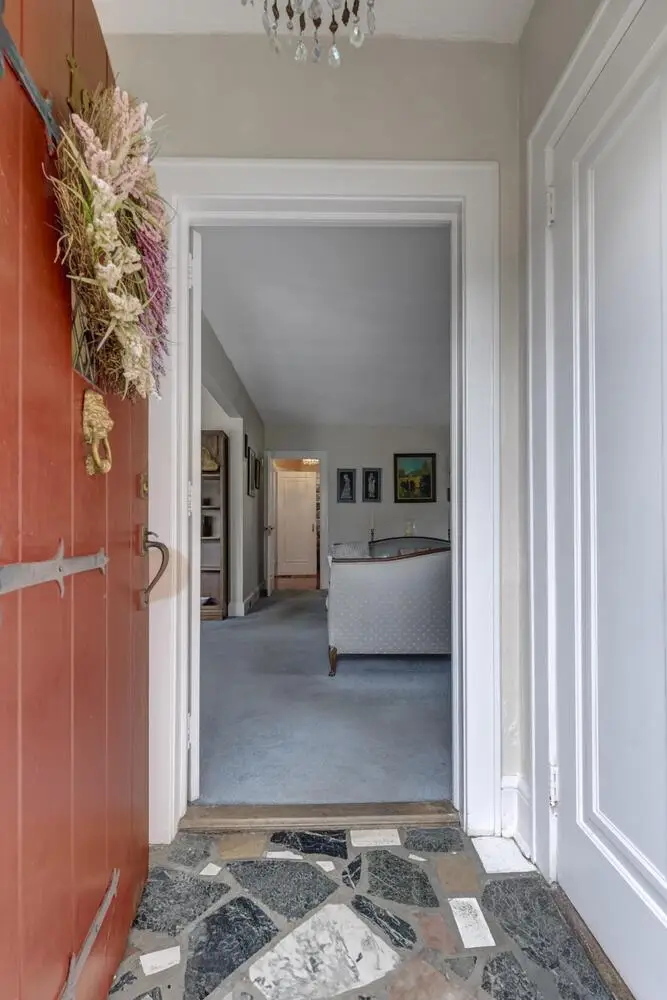 189 Meadowsweet Road, Mineola, NY 11501 - Image #3