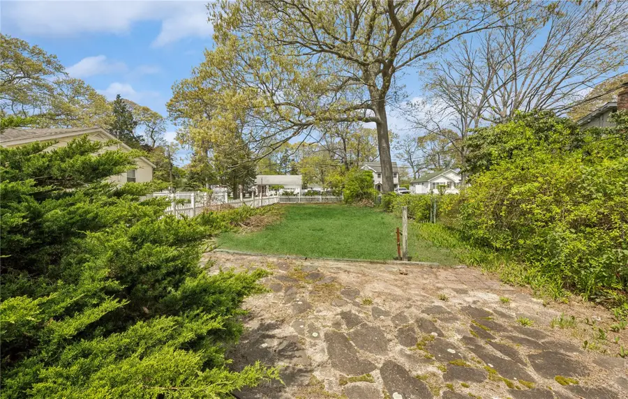 54 Oakdale Avenue, Selden, NY 11784 - Image #2