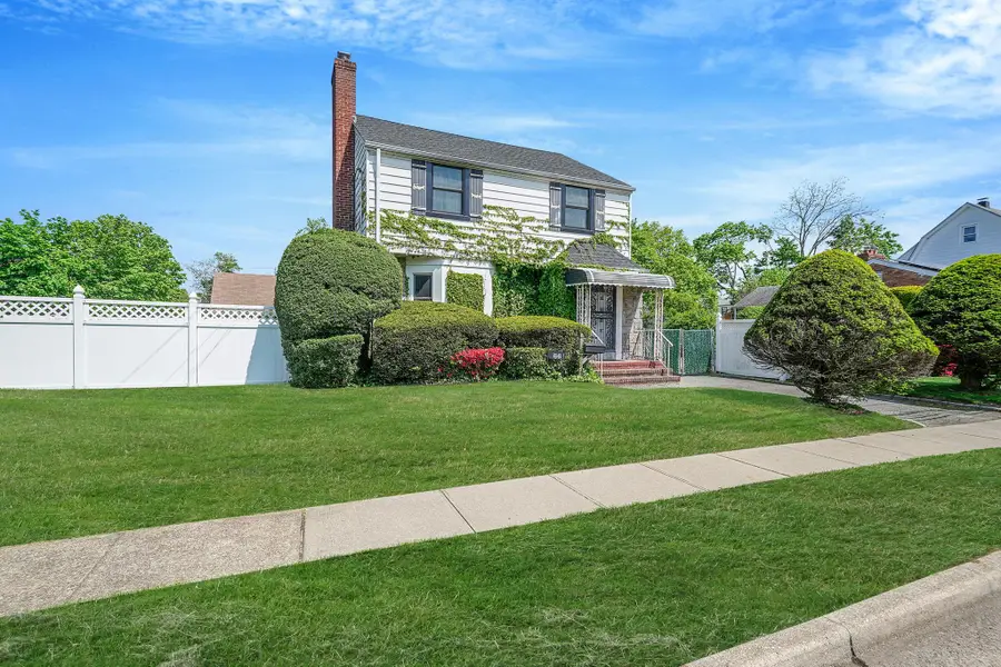 66 Elmwood Avenue, Hempstead, NY 11550 - Image #2
