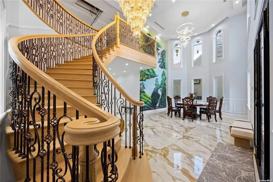 48-06 Glenwood Street, Little Neck, NY 11362 - Image #3