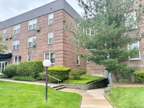 530 Dubois Avenue #2C, Valley Stream, NY 11581 - Image #2