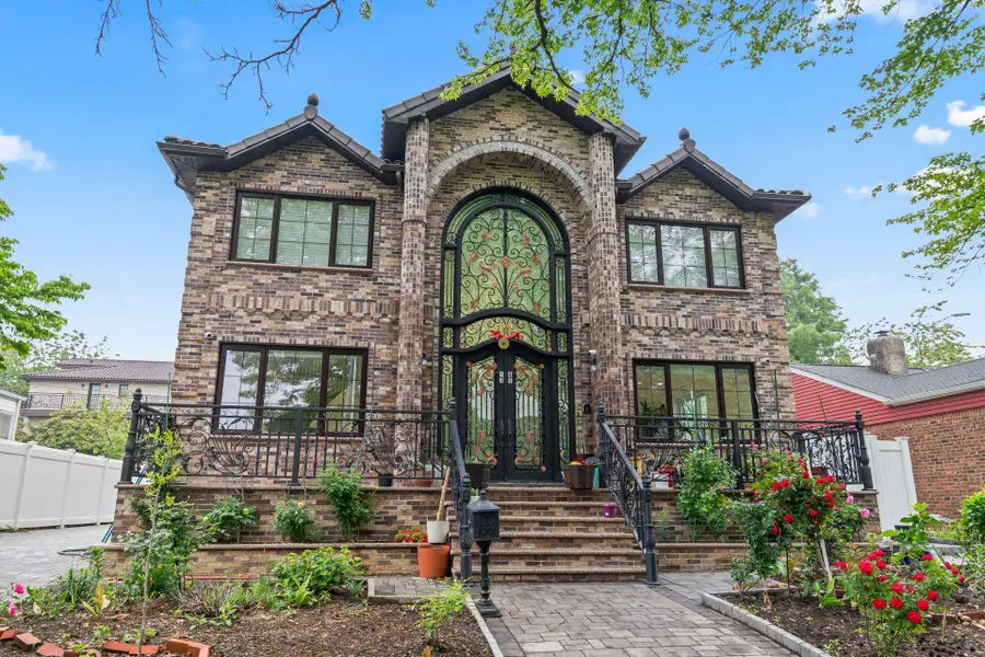 63-41 252nd Street, Little Neck, NY 11362 - Image #2