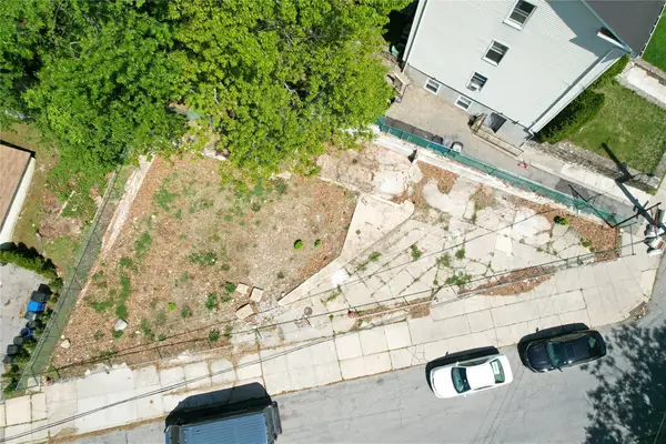 1 Lemke Place, New Rochelle, NY 10801