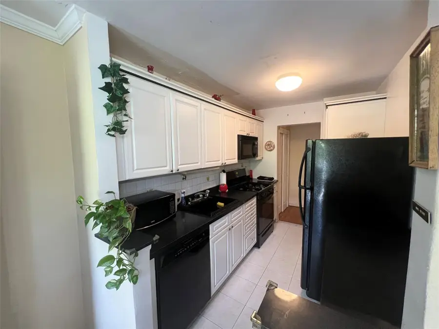 86-10 151 Avenue #4G, Howard Beach, NY 11414 - Image #2