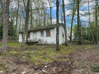 17 Walnut Trail W, Wurtsboro, NY 12790
