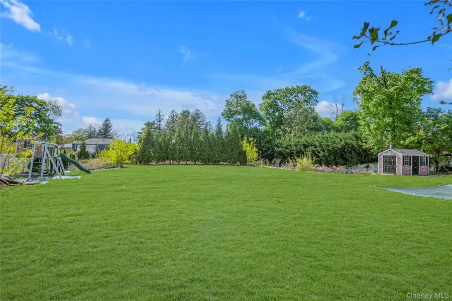 13 Arbor Place, Glen Cove, NY 11542 - Image #3