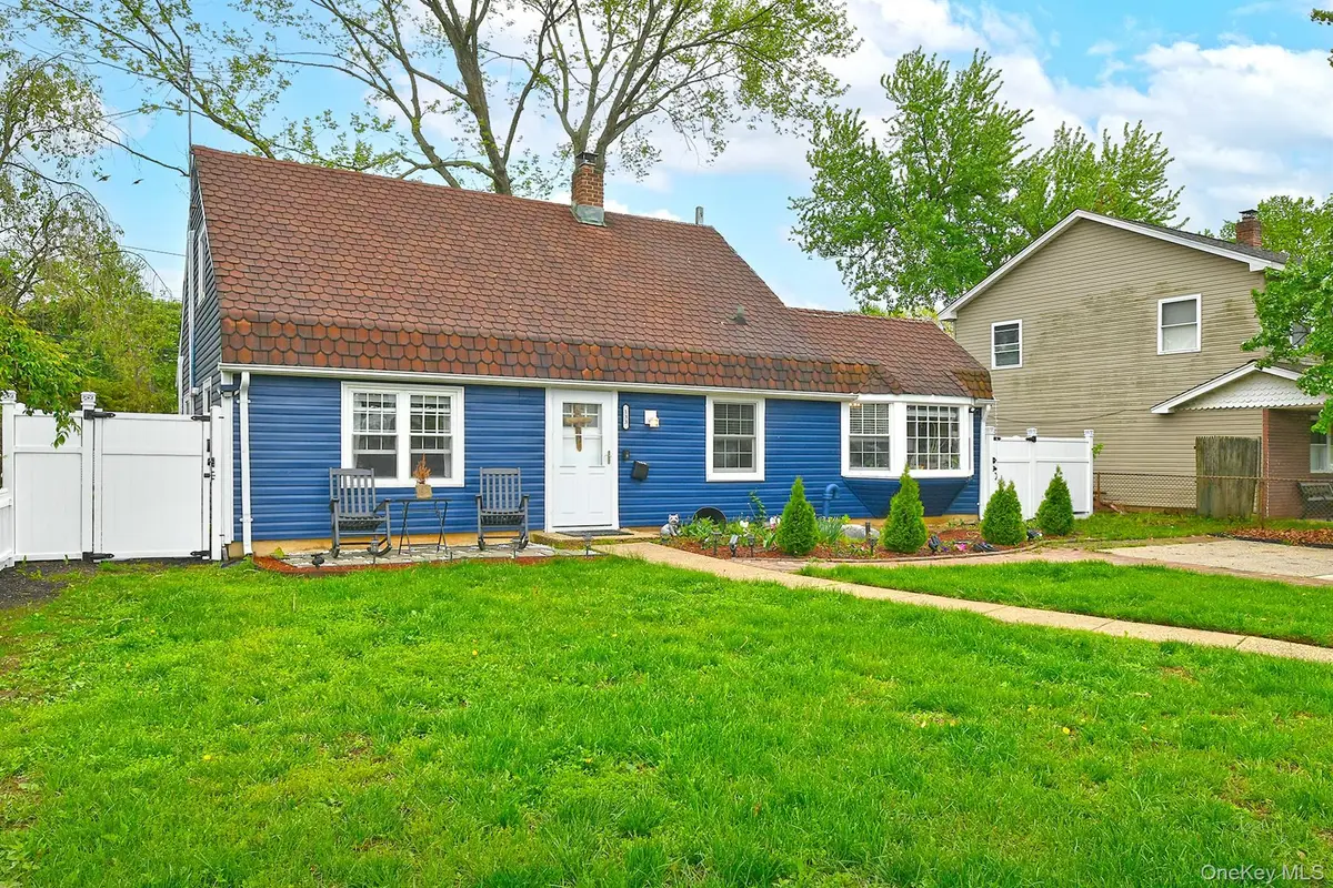 133 Spring Lane, Levittown, NY 11756 - Image #1