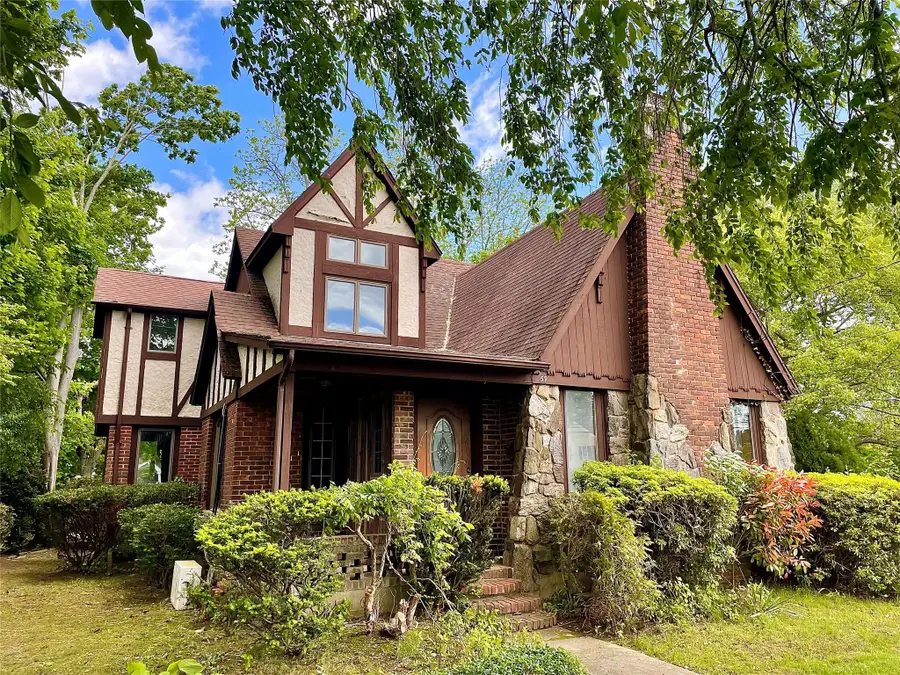 59 Sunset Road, Bay Shore, NY 11706 - Image #2