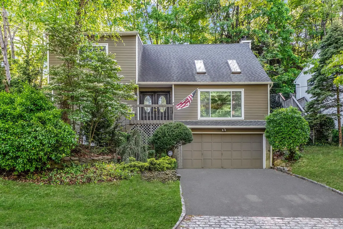 70 Sugar Toms Lane, East Norwich, NY 11732 - Image #1