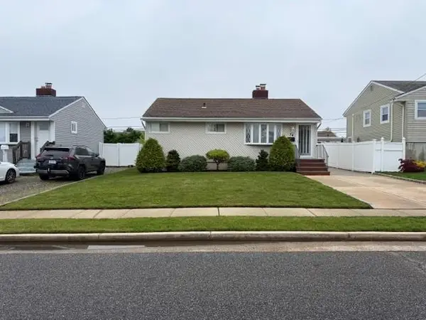 74 Tyler Street, Freeport, NY 11520