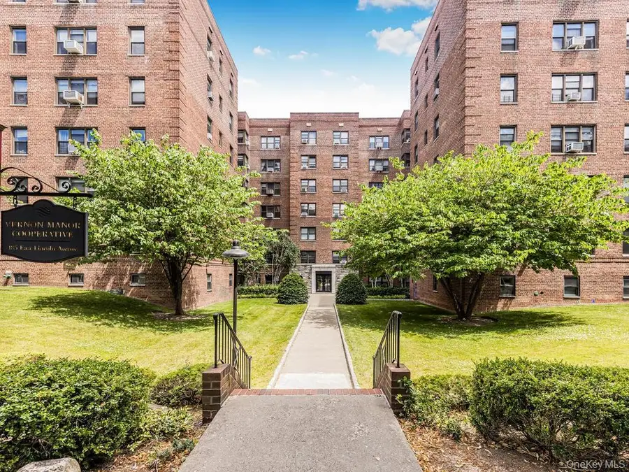 485 E Lincoln Avenue #409, Mount Vernon, NY 10552 - Image #3