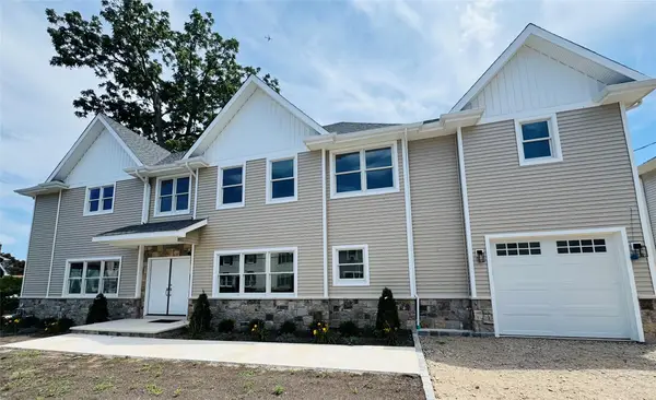 9 First Street, Glenwood Landing, NY 11547