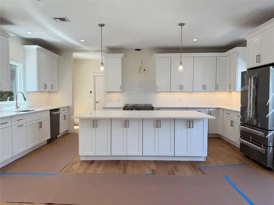 9 First Street, Glenwood Landing, NY 11547 - Image #3