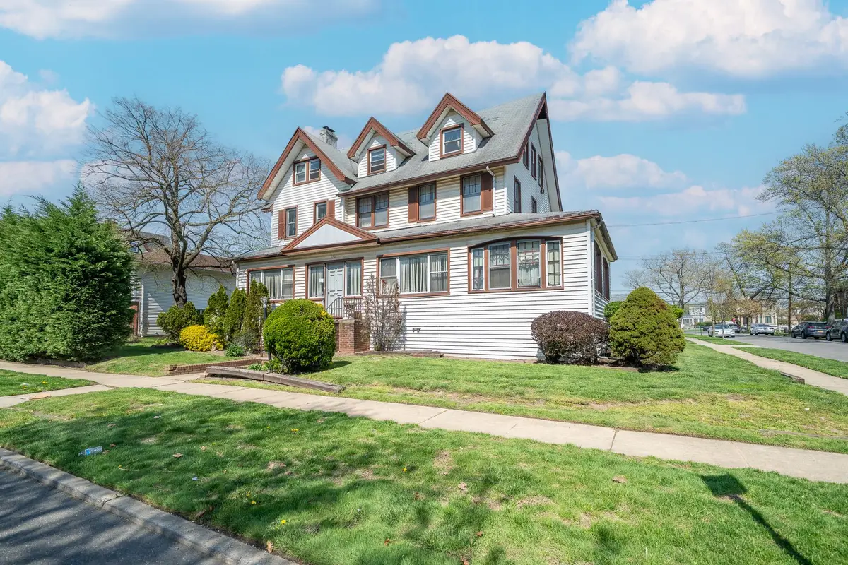 536 Albemarle Road, Cedarhurst, NY 11516 - Image #1