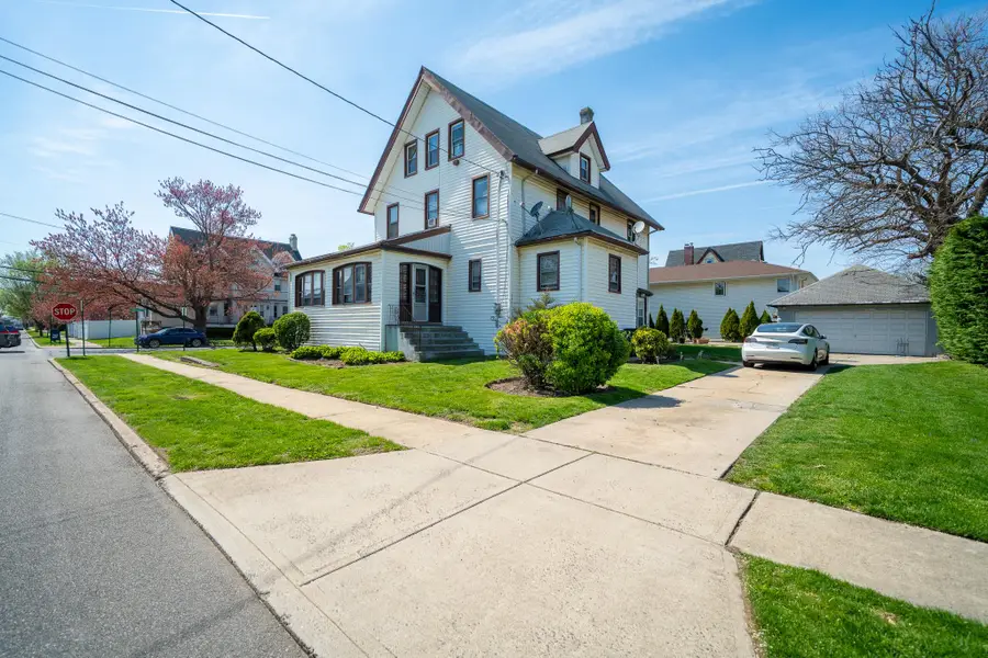 536 Albemarle Road, Cedarhurst, NY 11516 - Image #3