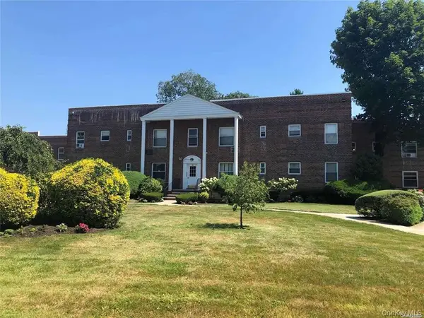 285 Central Avenue #B4, Lawrence, NY 11559