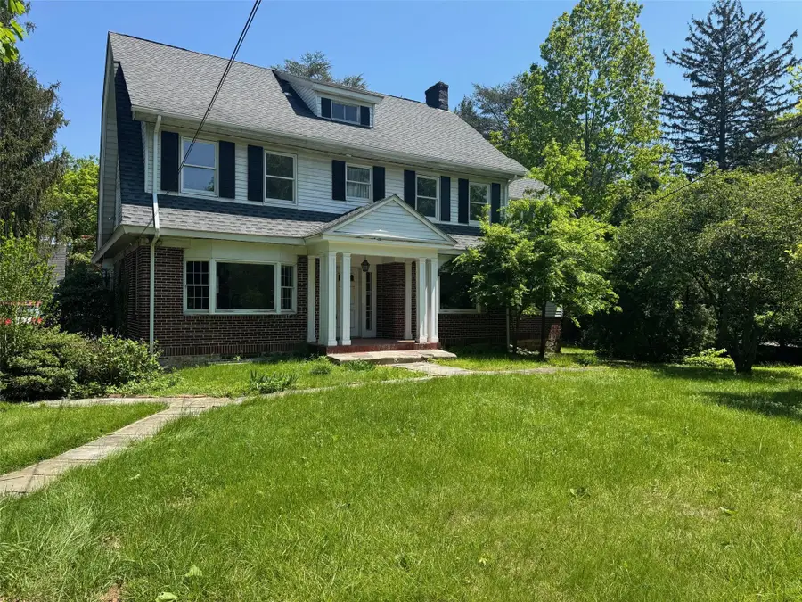 4 Meadow Road, Scarsdale, NY 10583 - Image #2