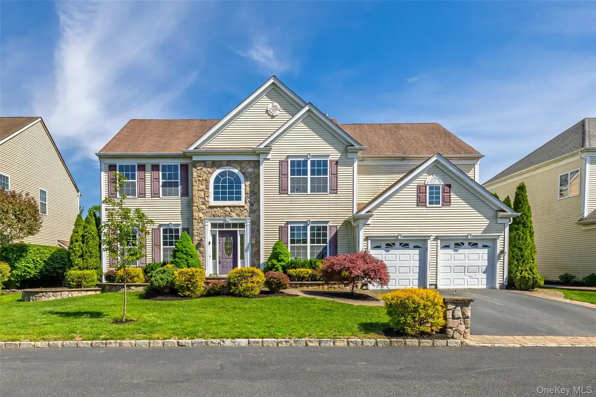 33 Avolet Court, Mount Sinai, NY 11766 - Image #1