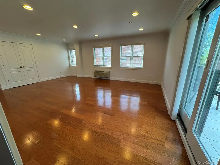 42-23 212 Street #3C, Bayside, NY 11361 - Image #2