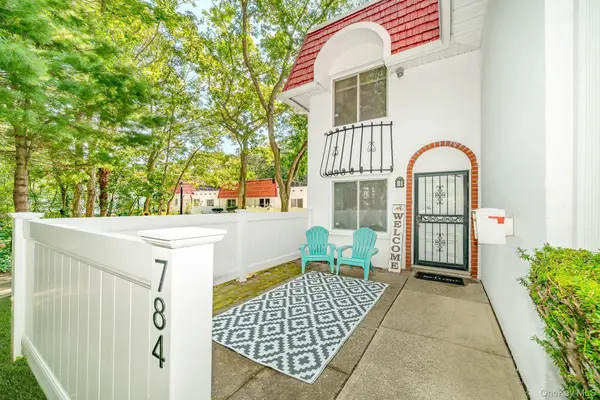 784 Blue Ridge Drive, Medford, NY 11763