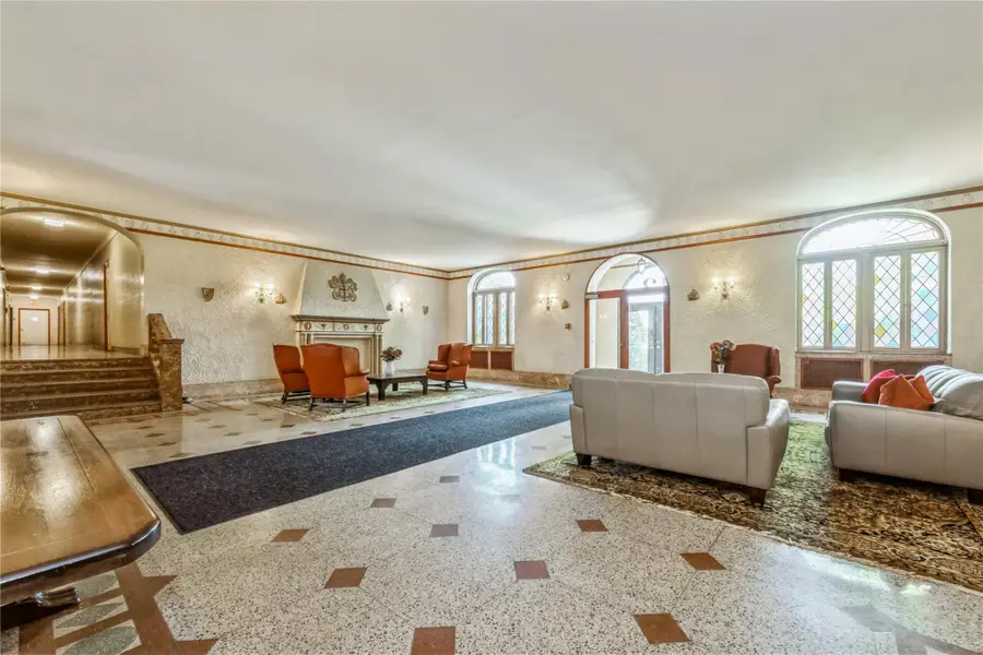 12 Hamilton Place #A-10, Garden City, NY 11530 - Image #2