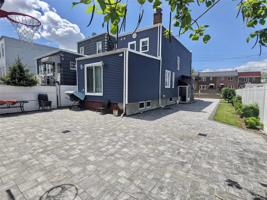 58-09 61 Street, Maspeth, NY 11379 - Image #2