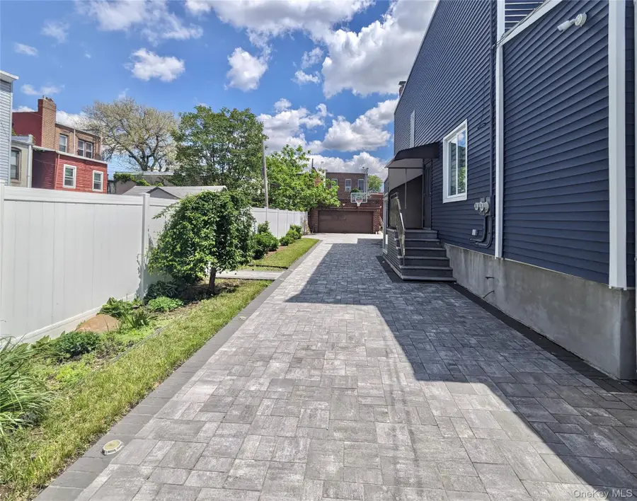 58-09 61 Street, Maspeth, NY 11379 - Image #3