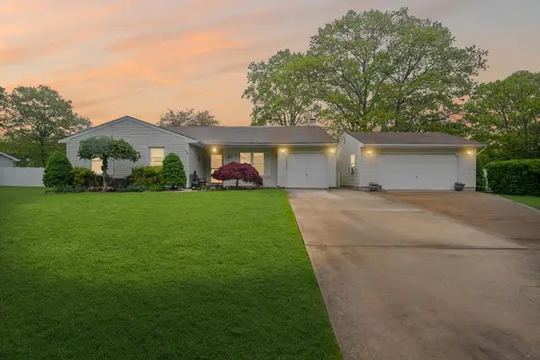 35 Timber Trail Lane, Medford, NY 11763