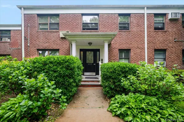 1215 E Broadway #A-13, Hewlett, NY 115578