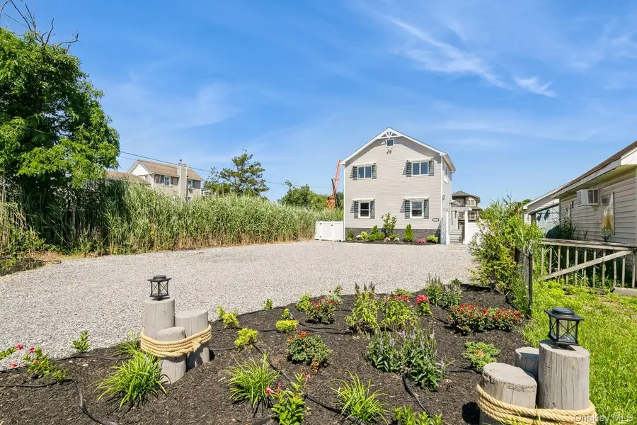 282 S Ketcham Avenue, Amityville, NY 11701 - Image #2