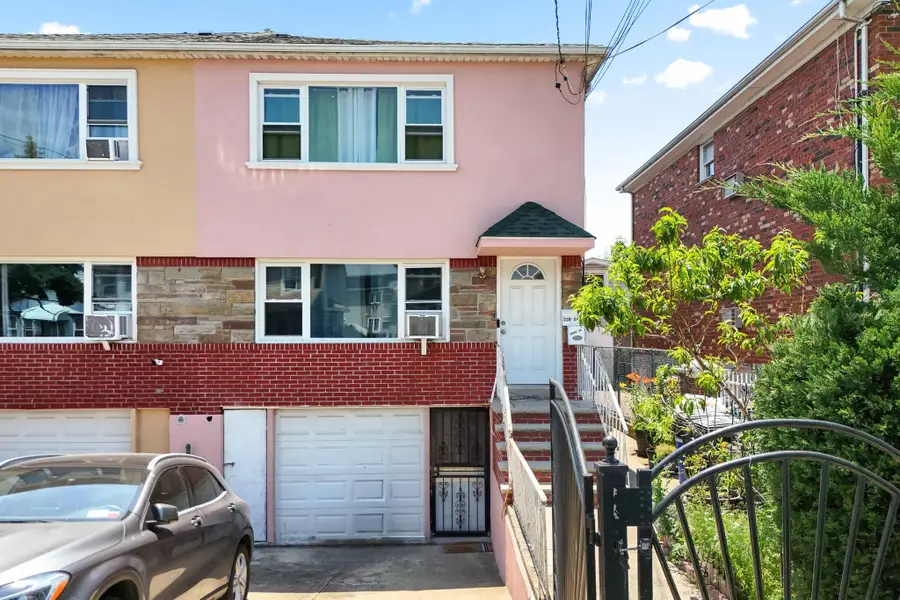 220-24 134th Road, Laurelton, NY 11413 - Image #3