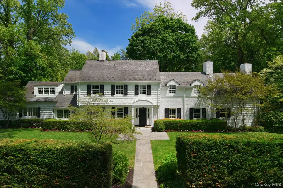 25 The Oaks, Roslyn, NY 11576 - Image #2