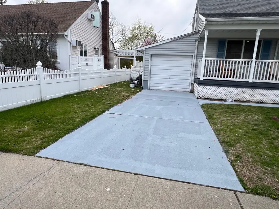 1963 Central Dr N, East Meadow, NY 11554 - Image #3