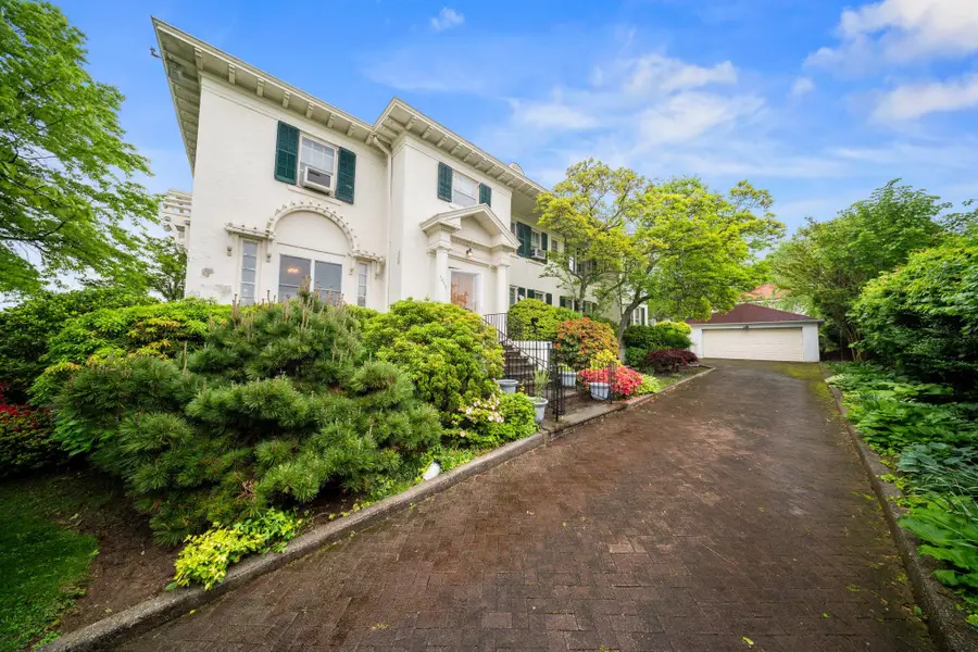 10-08 Shore Road, Douglaston, NY 11363 - Image #2