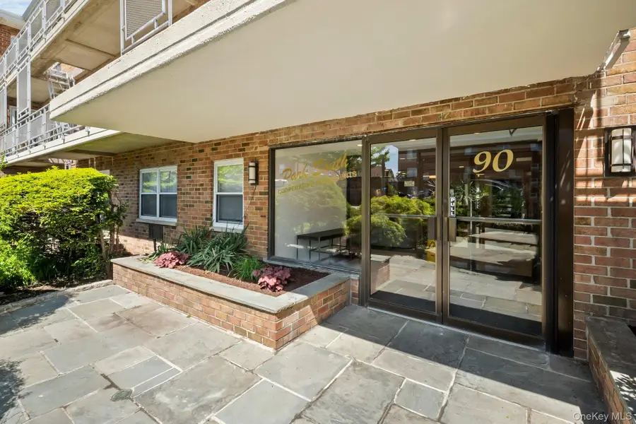 90 S Park Avenue #C7, Rockville Centre, NY 11570 - Image #2
