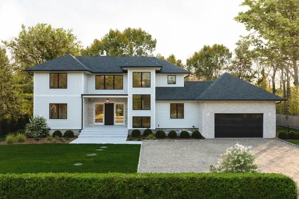 26 Pine Tree Road, Southampton, NY 11968