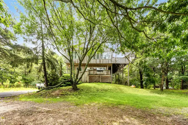 1806 County Road 39, Southampton, NY 11968