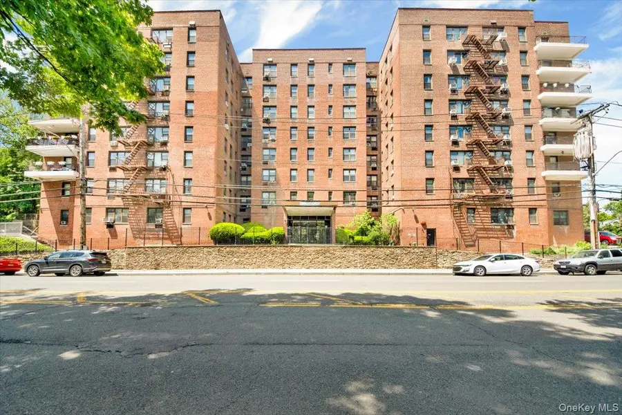277 Bronx River Road #4L, Yonkers, NY 10704 - Image #2