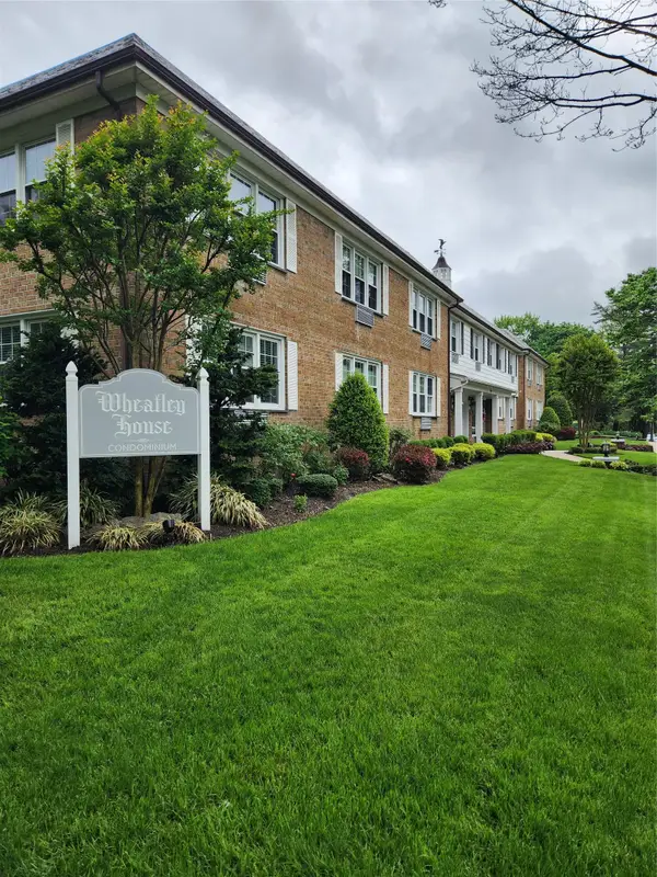 1 Bengeyfield Drive #2G, East Williston, NY 11596