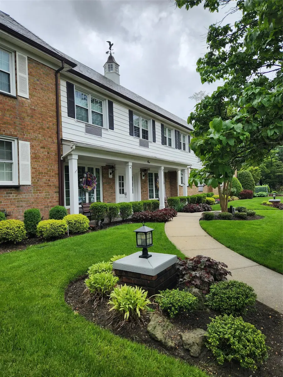 1 Bengeyfield Drive #2G, East Williston, NY 11596 - Image #2