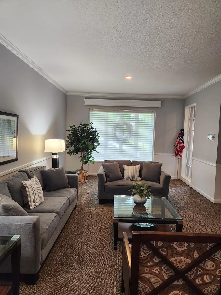 1 Bengeyfield Drive #2G, East Williston, NY 11596 - Image #3