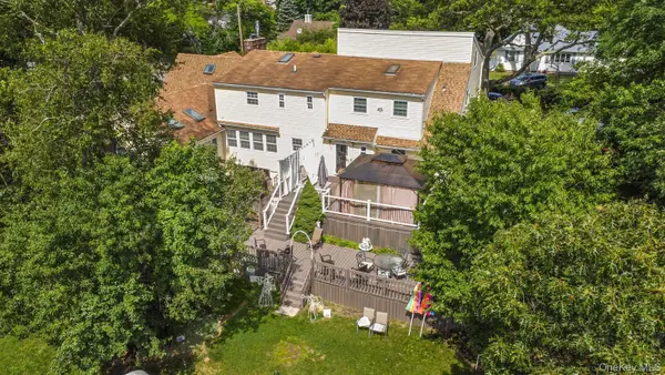 7 Junior Drive, Ronkonkoma, NY 11779