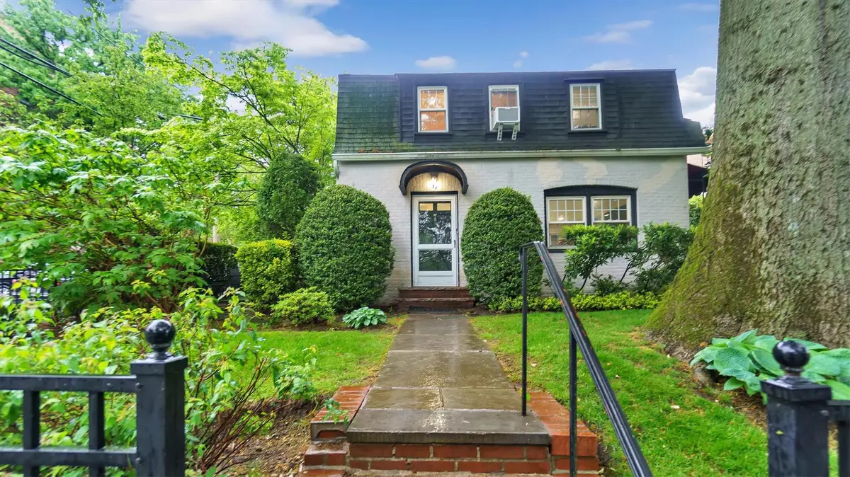 19 Barstow Road #G, Great Neck, NY 11021 - Image #1