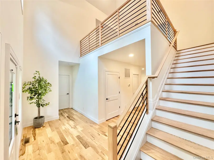 122 Dayton Avenue, Manorville, NY 11949 - Image #3