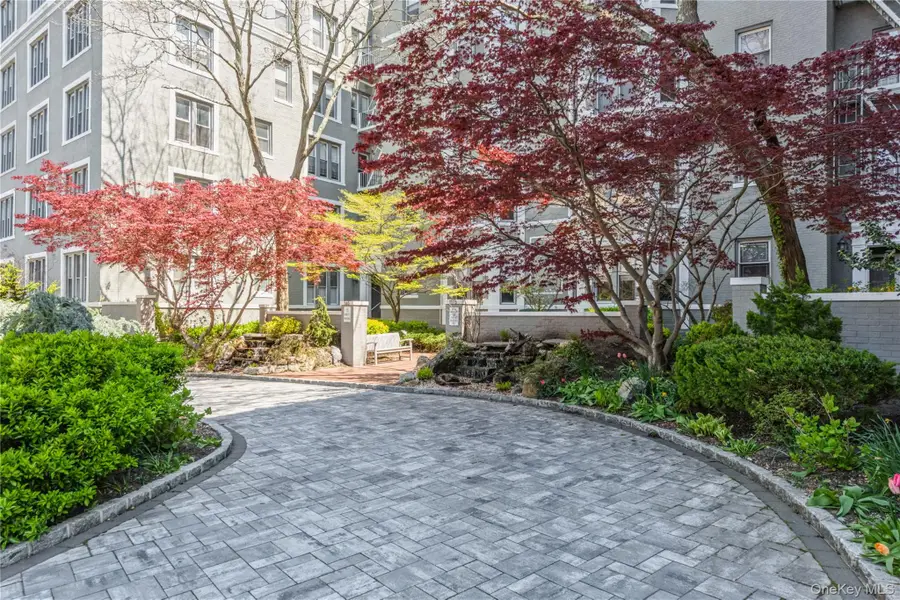 1175 E Broadway #2J, Hewlett, NY 11557 - Image #3