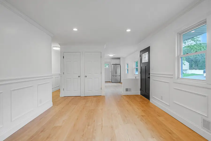 213 Stuyvesant Drive, Selden, NY 11784 - Image #3