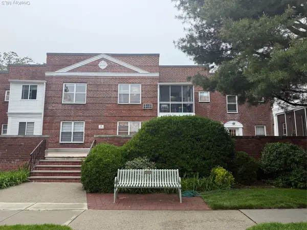 284 Central Avenue #D-6, Lawrence, NY 11559