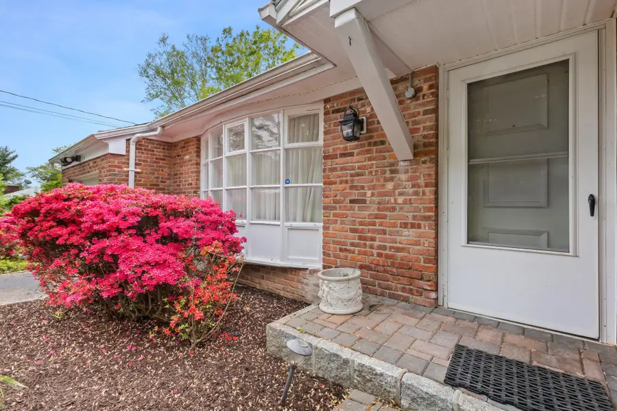 1825 Morningview Drive, Yorktown Heights, NY 10598 - Image #2